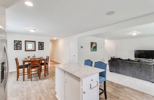 South Carolina Lakes & Blackwater Rivers House | Modern & Private Lexington Retreat Near Columbia!