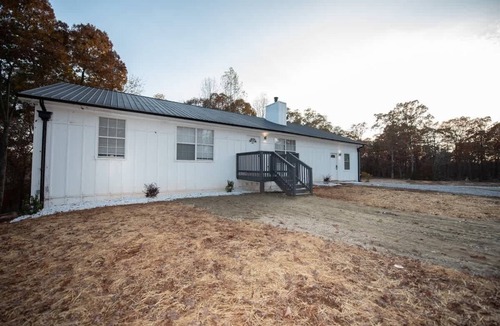 Dawsonville House | Modern Studio home 2 bed mins from Dawnsonville