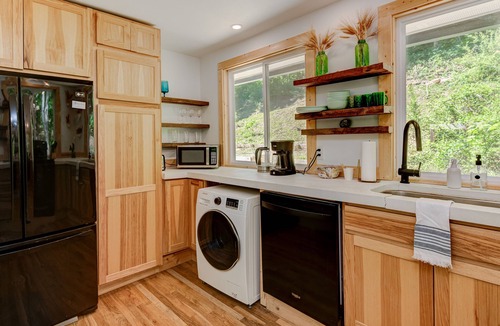 Asheville House | Modern Treetop House 10 min to downtown Asheville!
