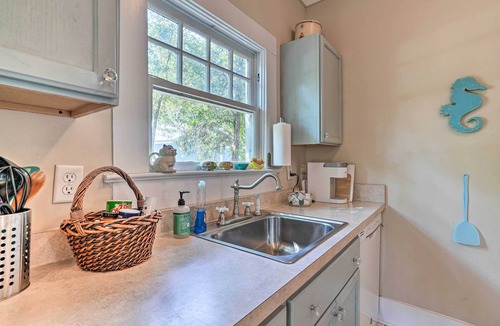 Biloxi Cottage | 'Moon Pie Cottage' Near Dtwn Ocean Springs!