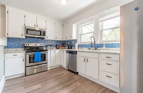 Mooresville Apartment | Mooresville Private apt. w/high-end comfortable beds & modern amenities- Apt C