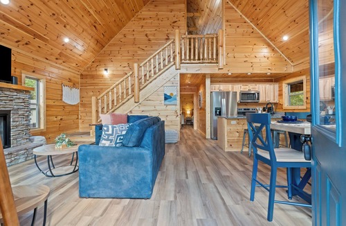 Sevierville Cabin | Morning Glory -BOOK NOW: JANUARY and FEBRUARY SALE! Subject to availability