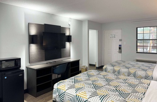 Huntsville Hotel | Motel 6 Huntsville, AL – University Dr.
