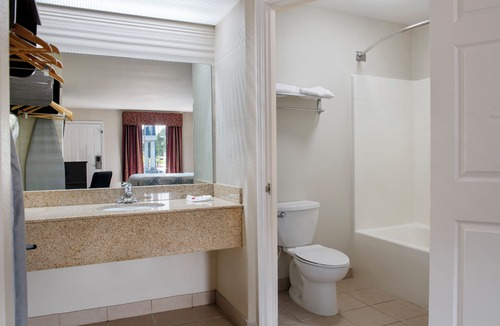 Macon Hotel | Motel 6 Macon, GA – I-475