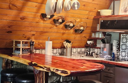 Newport Ski Chalet | Mountain Breeze Chalet is custom built in the heart of the Smoky Mountains.
