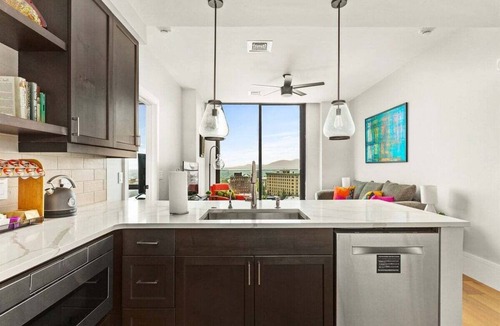 Downtown Asheville Condo | Mountain Day Dream | Arras Vacation Rentals
