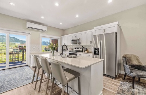 Swan Valley House | Mountain Getaway Modern Condo