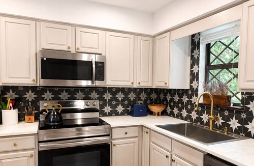 Burnsville Ski Chalet | Mountain Retreat: Near Mt. Mitchell & Blue Ridge Parkway. AMAZING VIEWS!
