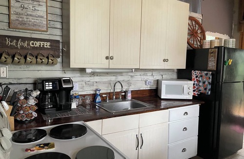 Bridgeport Cabin | Mountain top cabin with outdoor pavilion & Wi-Fi, perfect for an adult getaway.