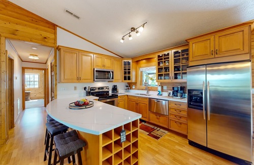 Waynesville House | Mountain view home with a furnished deck, gas fireplace, & washer/dryer