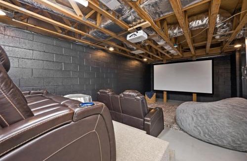 Dandridge House | Mountain View Lake House Hot Tub, Home Theater, Game Room, Fire Pit, Pet Friendly