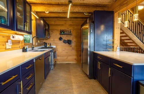 Weaverville House | Mountain View Sanctuary | Pet-Friendly Log Cabin with Long Range Views in Weaverville
