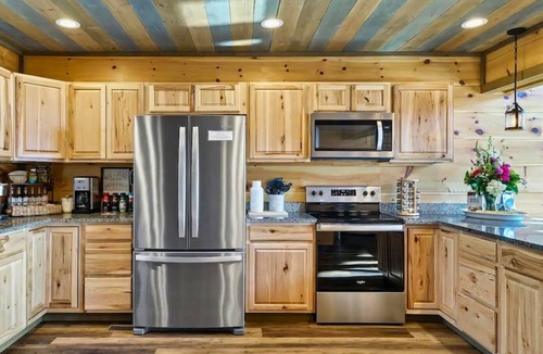 Sevierville House | Mountain Views | Heated | Pool Hot Tub | Luxurious