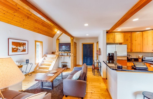 Snoqualmie Pass House | Mountainside home with a private deck, balcony, bright interior & foosball