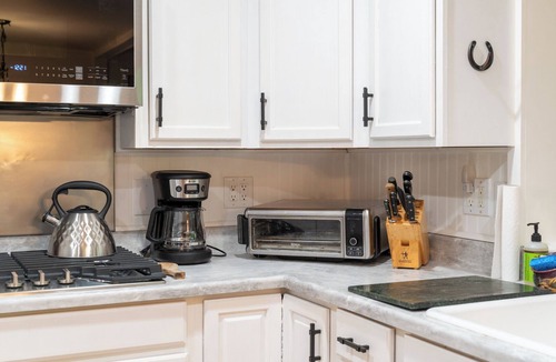 Waynesville Cabin | Mountaintop cabin with stunning views and private hiking trails.