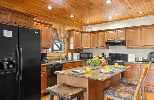 Waynesville Cabin | Mountaintop Cabin with Panoramic Views, Fire Pit