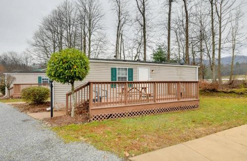 Waynesville House | Mtn-View Adventure Hub! Waynesville Home w/Perks