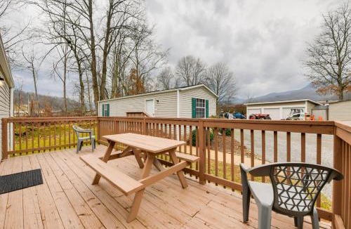 Waynesville House | Mtn-View Adventure Hub! Waynesville Home w/Perks