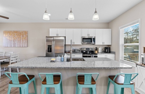 Mars Hill House | Mtn Views, 20 Mins to Asheville, 12 Mins to Skiing, Arcade Games