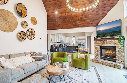 Waynesville Cabin | Mtn Views, HotTub, Sauna, Outdoor Theater, FirePit