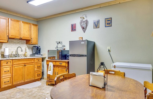Unaka Cabin | Murphy Mountain Retreat w/Views & Pool Table