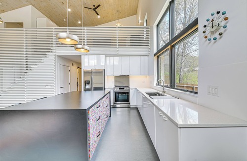 Salem House | Nature Lovers' Paradise! Luxe Retreat w/Game Room
