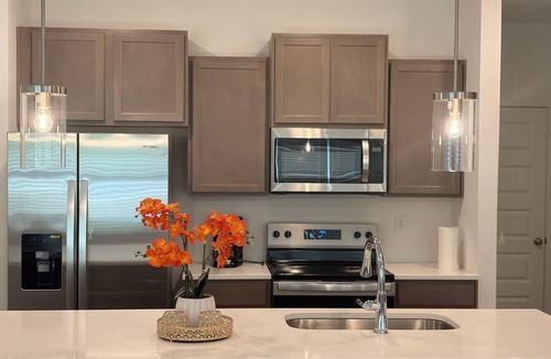 Morrow House | Near ATL Airport, Clayton State, & Southlake Mall