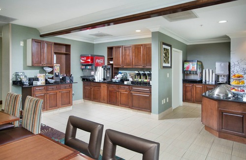 National Hills Apartment | Near Bush Field Airport | Free Daily Breakfast + Fitness Center