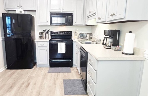 Houston County House | Near RAFB|WorkSpace|FirePit|Tv n all rooms