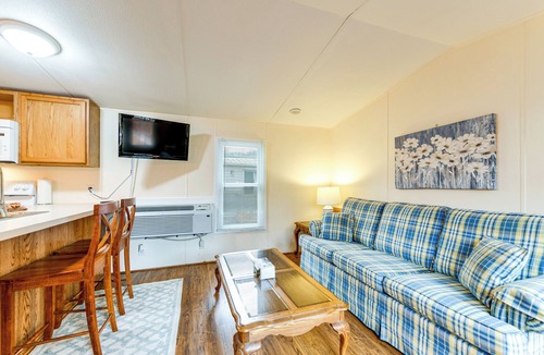 Waynesville House | Near Trails & Slopes! Relaxed Waynesville Retreat