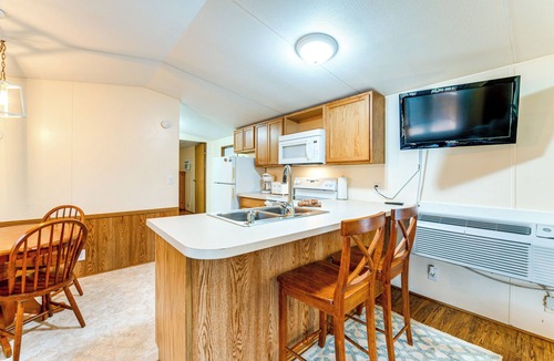 Waynesville House | Near Trails & Slopes! Relaxed Waynesville Retreat