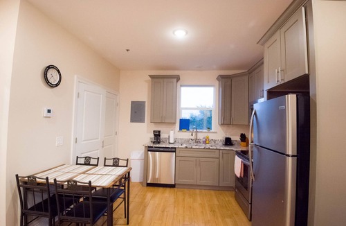 Biloxi Apartment | 🔥NEARBY CASINOS❤️ | SLEEPS 4 W/W+D +WALK 2 BEACH