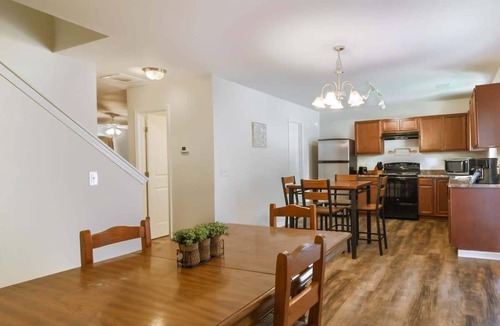 Columbus House | Neighboring Fort Moore - The Modern Guest House
