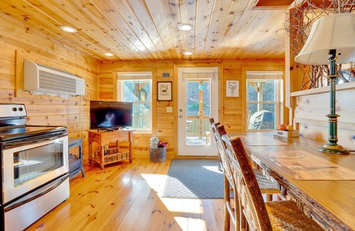 Rising Fawn Cabin | NEW - 2 cabins - one with hot tub & one lakefront fishing - great for larger groups