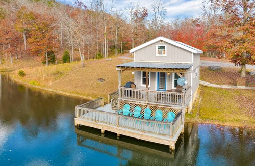 Rising Fawn Cabin | NEW - 2 cabins - one with hot tub & one lakefront fishing - great for larger groups
