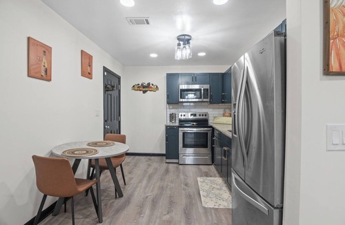 Atlanta Apartment | NEW 2BR/Sleeps 4/Walking distance to MB/StateFarm