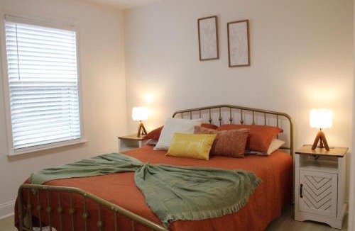 Aiken House | NEW Aiken Retreat I Firepit I Hot Tub I Near Dtwn