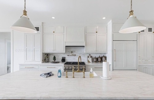 Crane Hill House | NEW Bella Vista - Sunset Views, 2-Story Dock, Outdoor TV + Kitchen, Game Room
