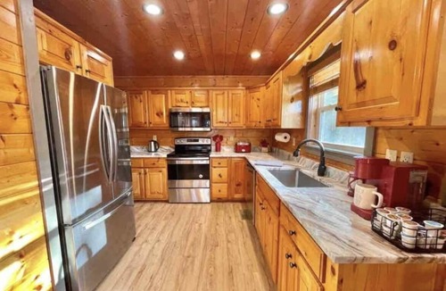 Sevierville Cabin | New “Crazy Amazing Cabin”, KingBeds
