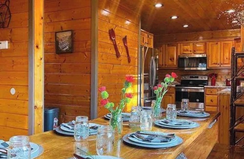 Sevierville Cabin | New “Crazy Amazing Cabin”, KingBeds