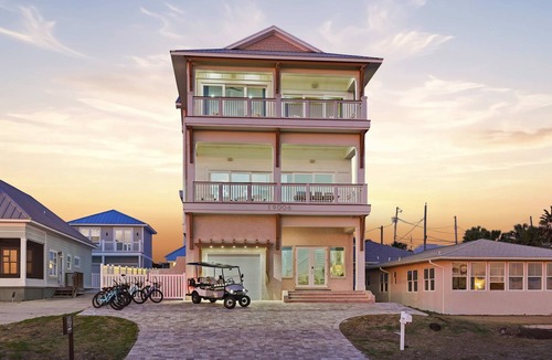 Laguna Beach House | NEW Family LUX Laguna Haven - 6 Seater LSV - Bikes - Beachfront