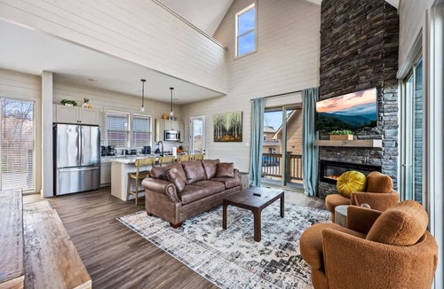 Sevierville Apartment | NEW Lake Cabin Sleeps 14 Indoor Pool Hot Tub