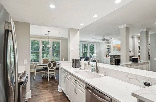 Greensboro Condo | New Listing! 2 Bed/2Bath Condo Lake view near The Ritz-Carlton
