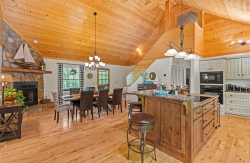 Wiley House | NEW LISTING at Lake Burton! August Openings!