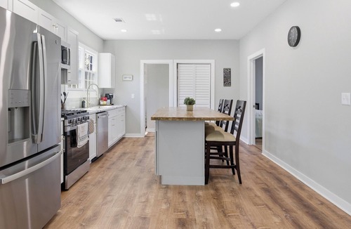 East Point House | New Listing! The Landing Pad - 8 minutes to ATL Airport!