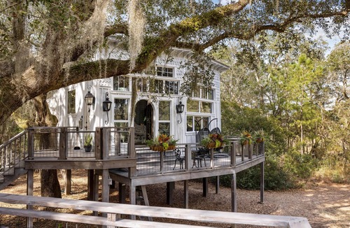 Wadmalaw Island House | New Listing! Treehouse Away From It All, Romantic Retreat