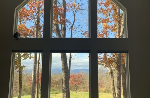 Weaverville House | New Modern, Mountain Views & Natural Habitat