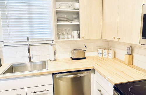 Village at Camelback House | NEW & Modern townhouse, Pool, Camelback Ski Area