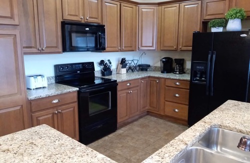 Wolf Laurel Cabin | New! Peaceful Mountain Views, Deck, Trails nearby, Pool Table.
