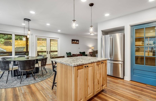Celo House | New! Private Waterfall! King Suite~Pet Friendly